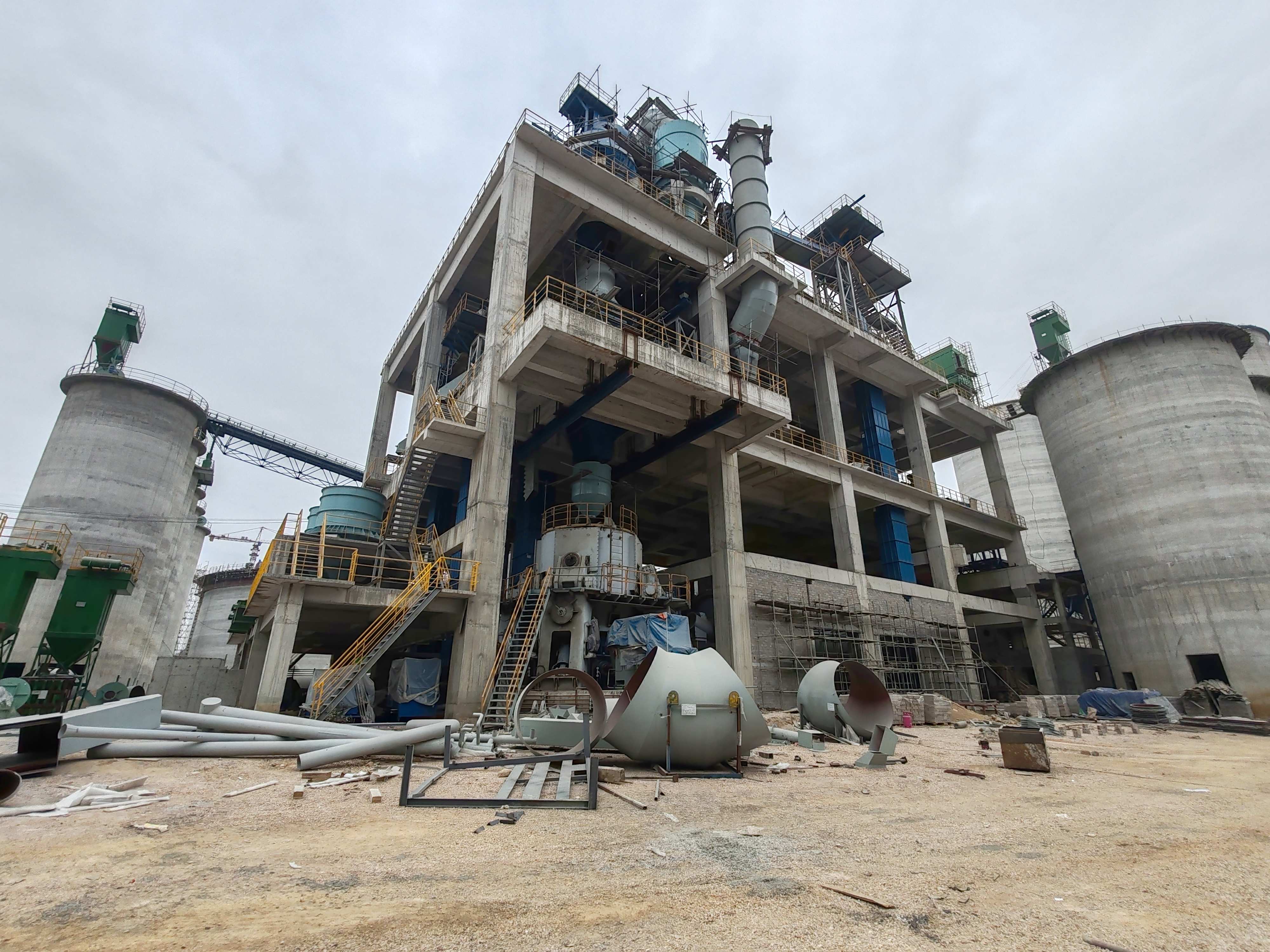 水泥廠設(shè)備鋼結(jié)構(gòu)